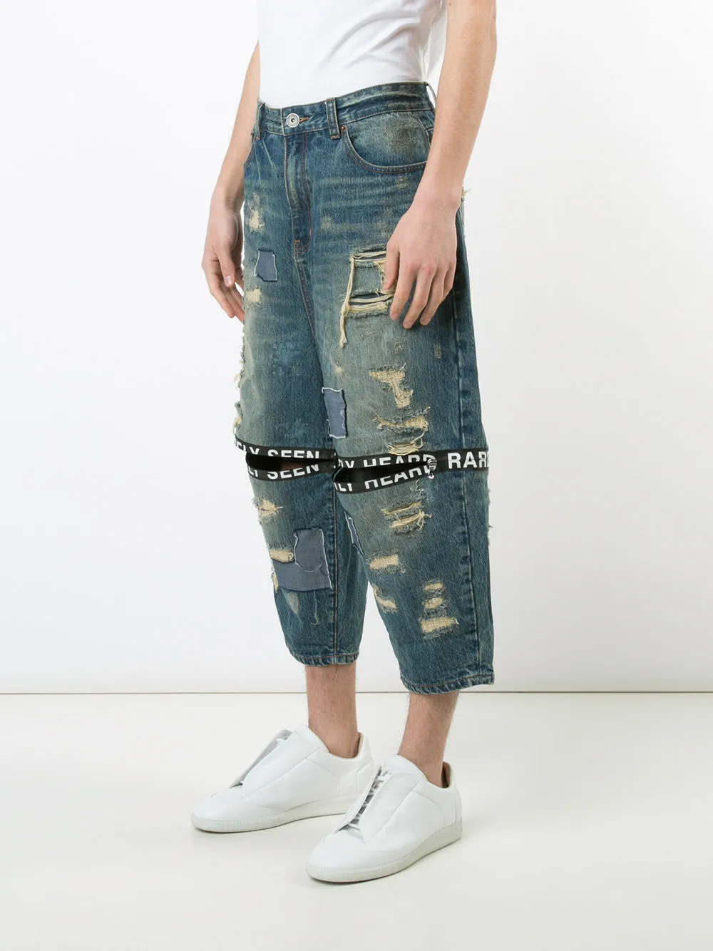 DESTROYED TICKER FEED JEANS