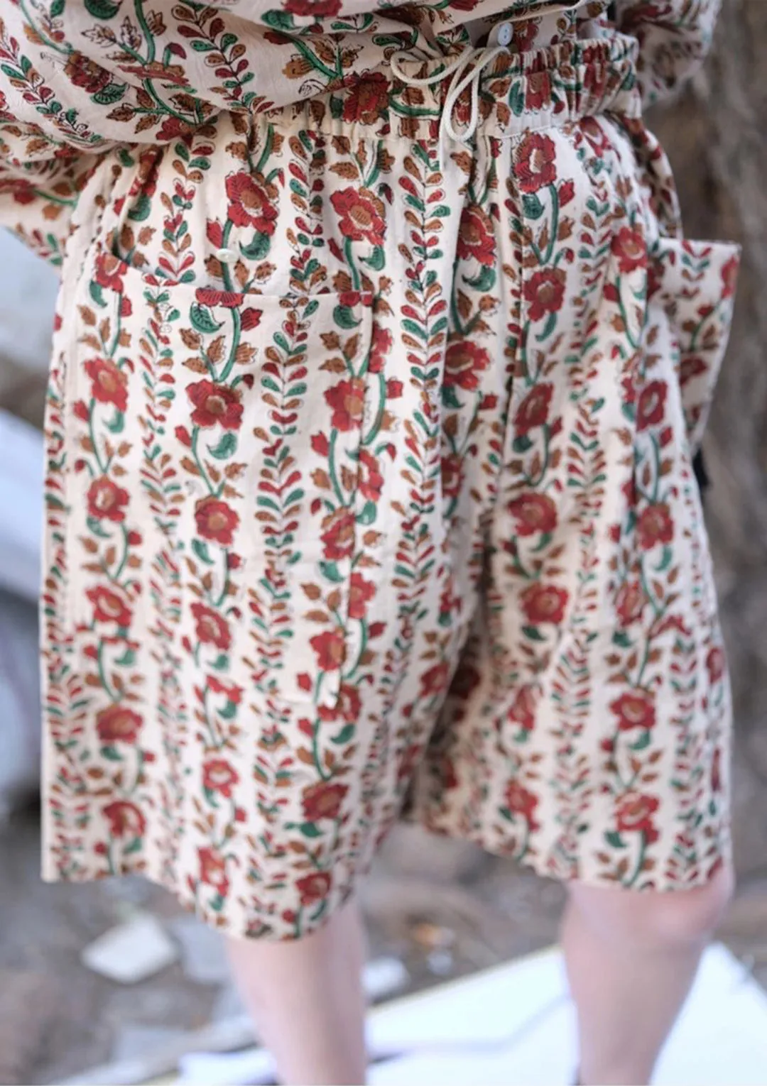 Edwina Hoerl KURZE HOSE <IM GLEICHGEWICHT>
