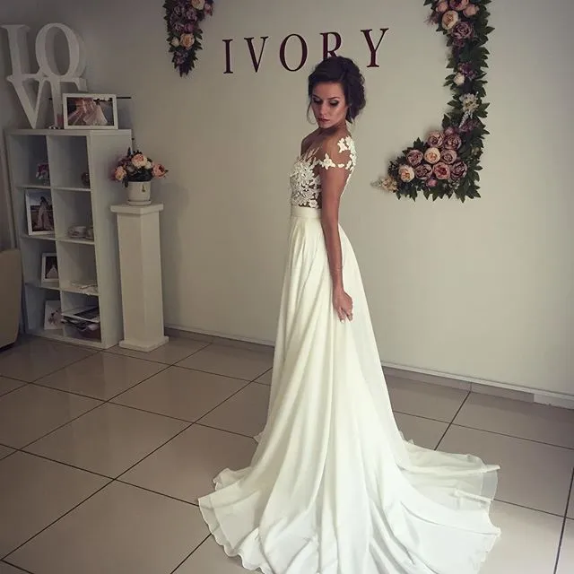 Elegant Lace Appliques Wedding Dress Long Chiffon Split