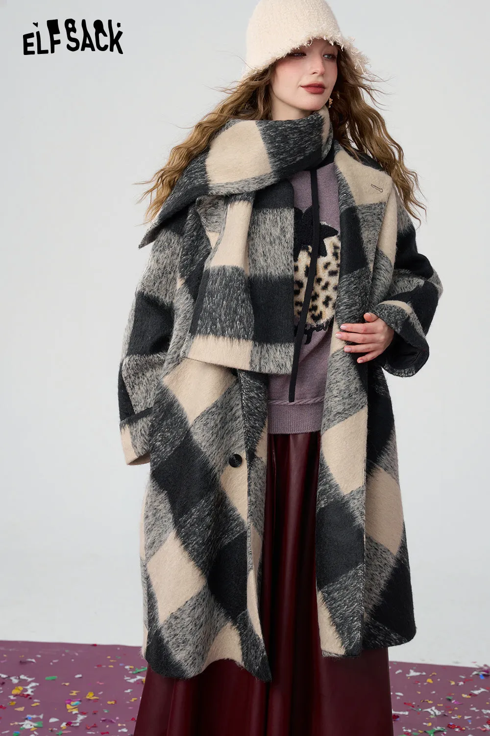 ELFSACK 2024 Winter New Arrivals Casual retro black and white checkered scarf thick long jacket