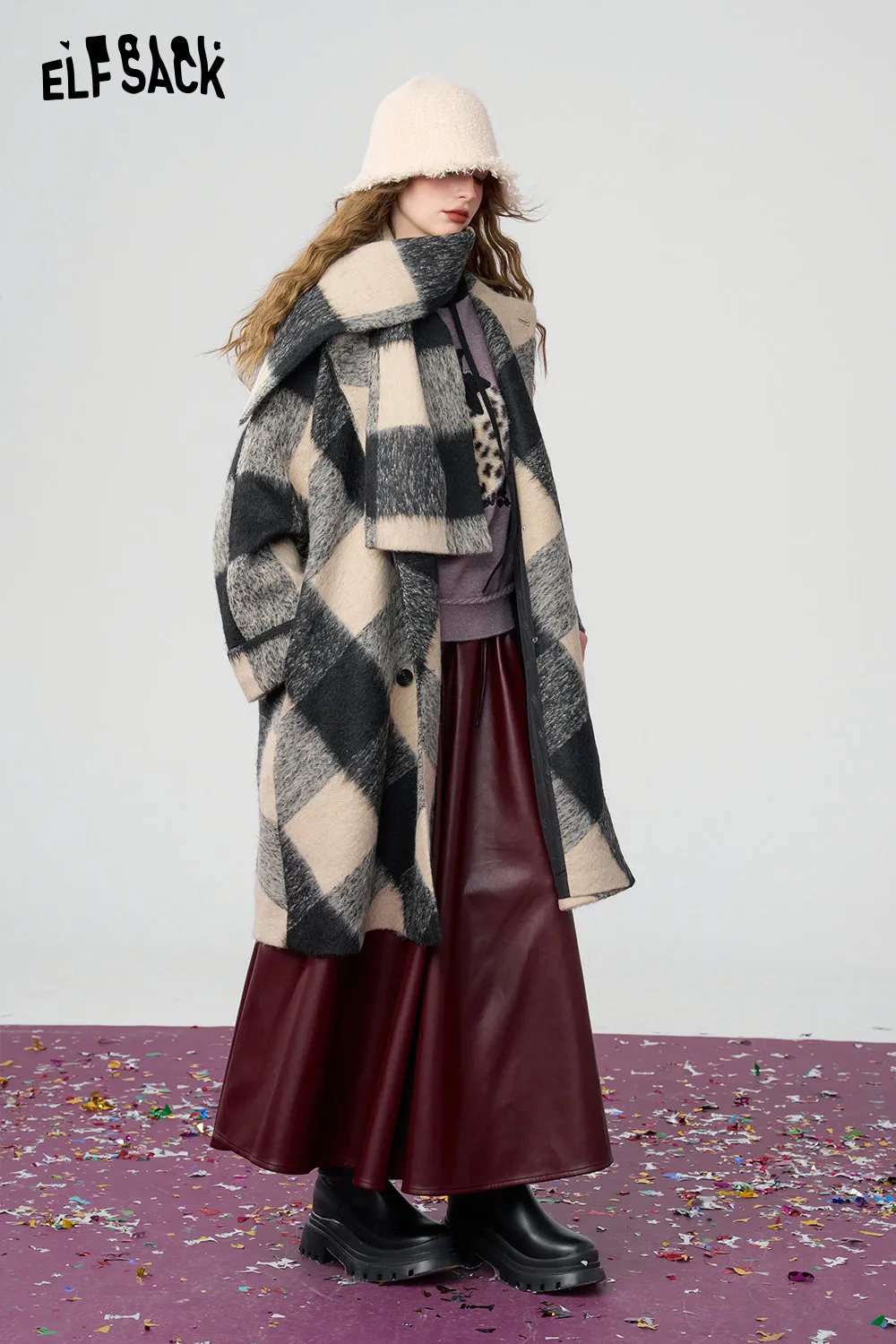 ELFSACK 2024 Winter New Arrivals Casual retro black and white checkered scarf thick long jacket