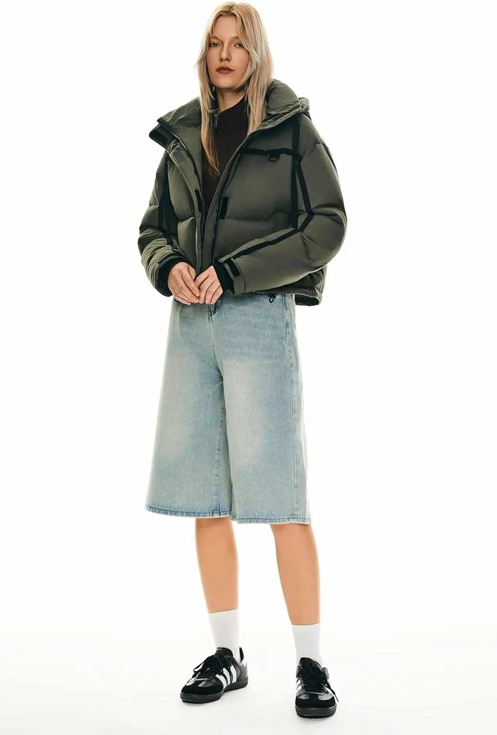 Orolay Women's Cropped Puffer Jacket Winter Quilted Short Down Coat Warm Hooded Zip Fashion Outerwear with Pockets