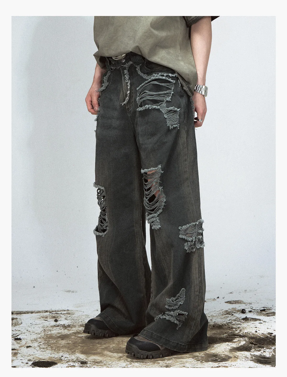 Raw-edge Washed Ripped Jeans