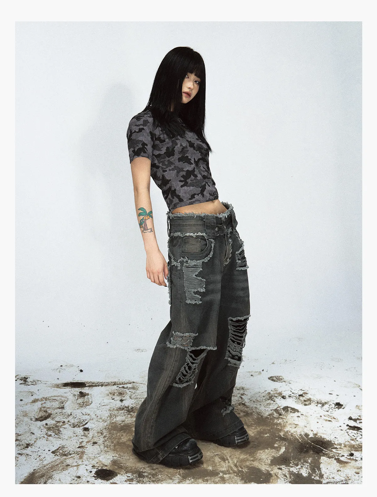 Raw-edge Washed Ripped Jeans