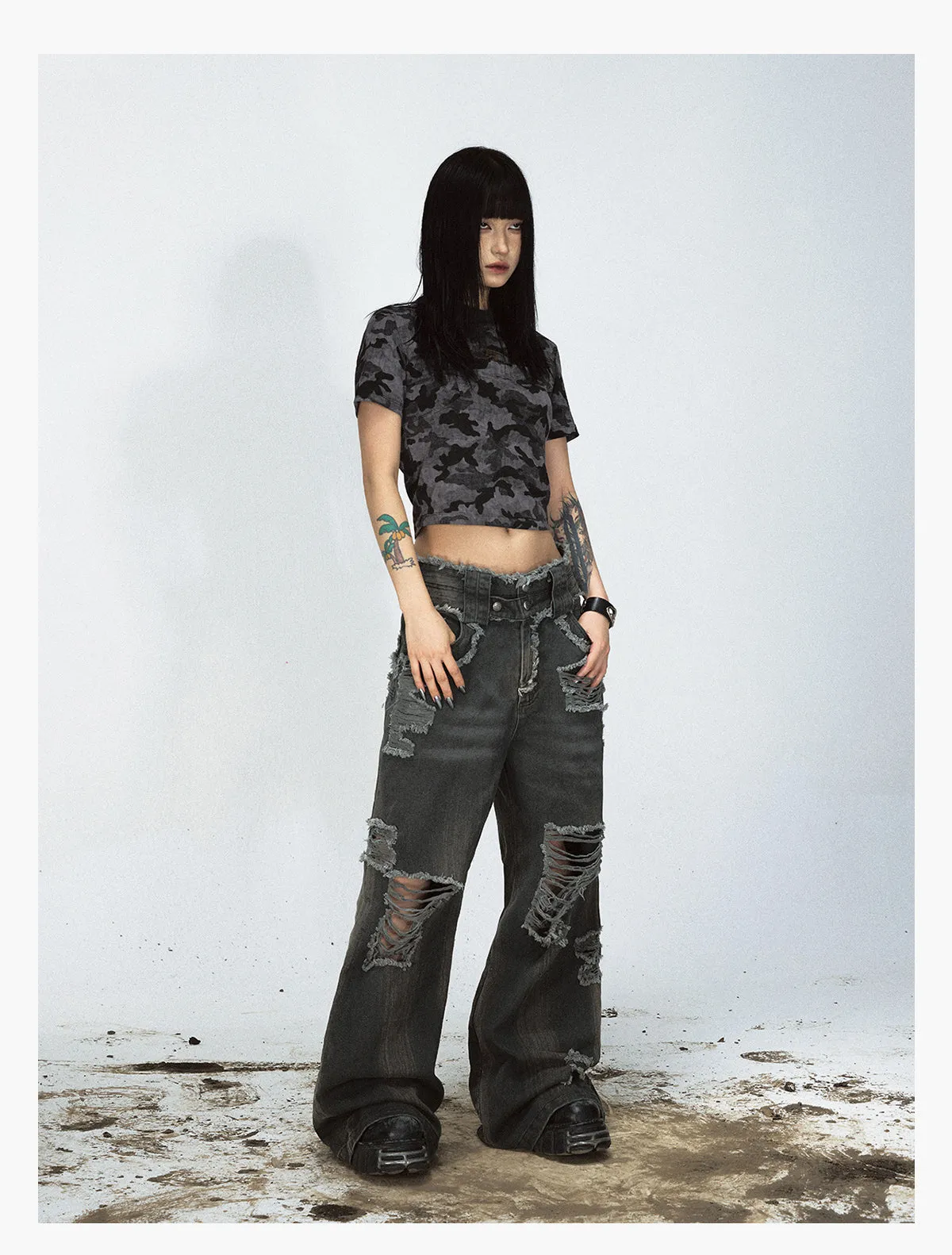 Raw-edge Washed Ripped Jeans