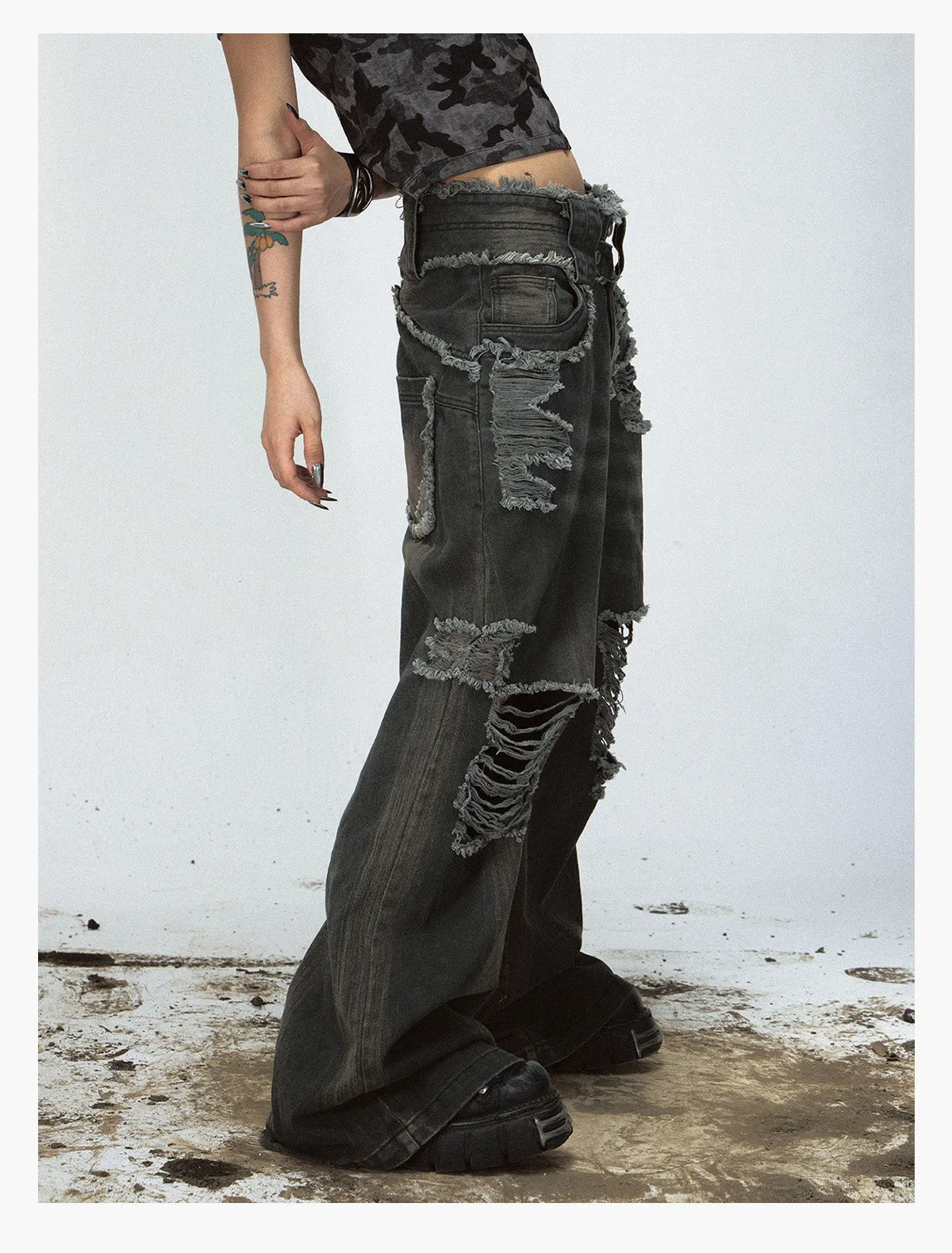 Raw-edge Washed Ripped Jeans