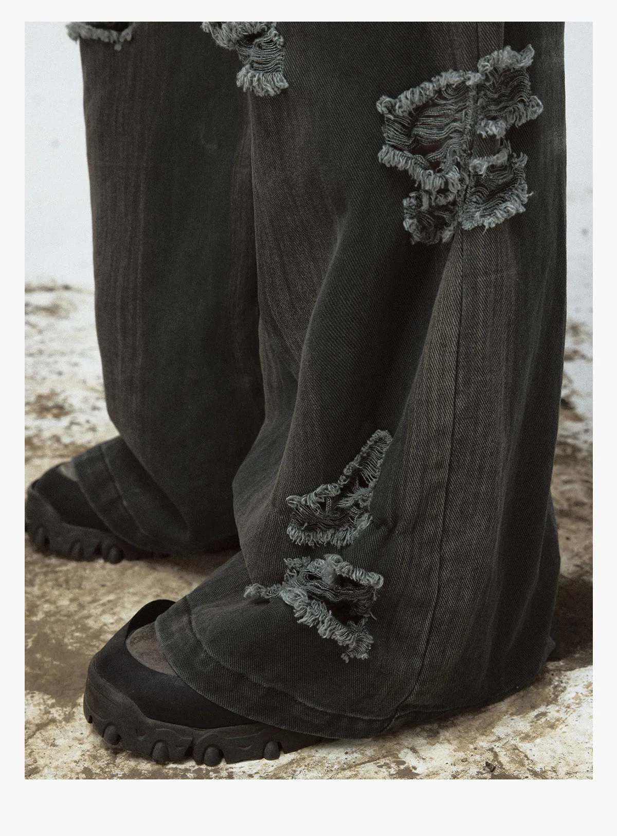 Raw-edge Washed Ripped Jeans